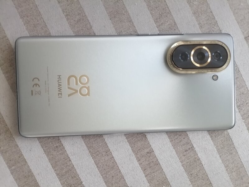 Huawei Nova 10, stare impecabila, 1 an garantie originala Huawei